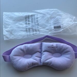 Scentsy Purple Weighted Plush Eye Mask NWT